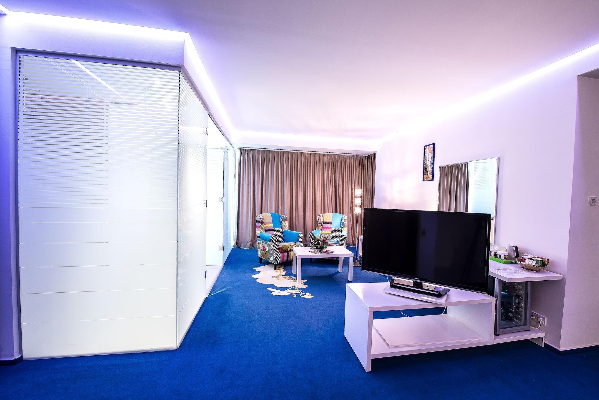 Marshal Garden Hotel Bukurešť Exteriér fotografie A room at the hotel