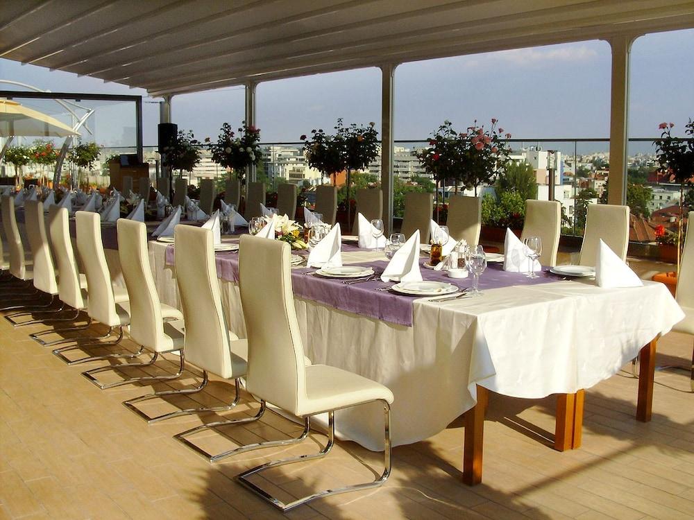 Marshal Garden Hotel Bukurešť Exteriér fotografie The Sky Bar